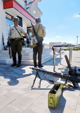 Emlékmenet a katonahősökért 2017 42